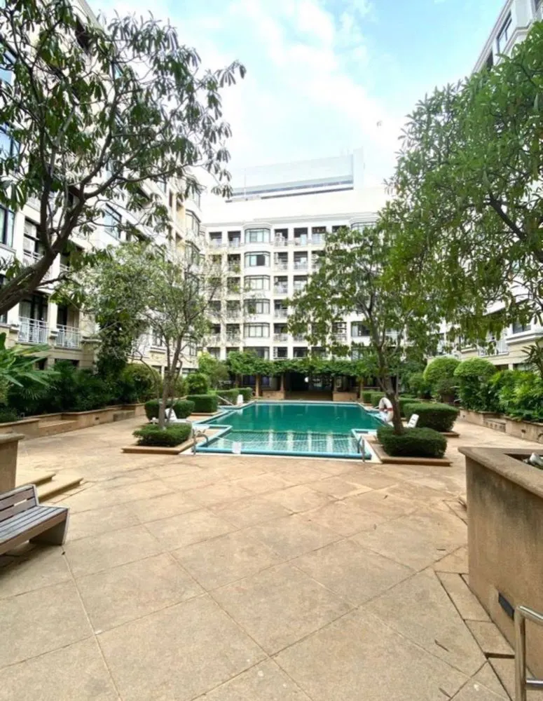 Green Point Silom