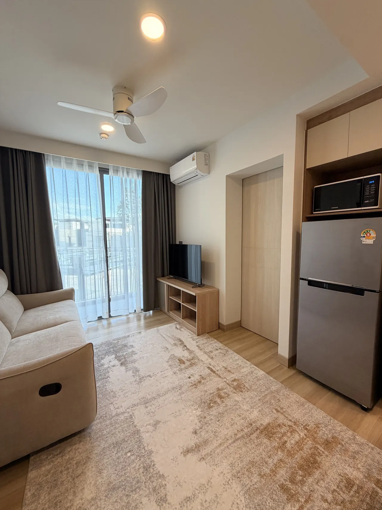 2 ห้องนอน · 2 ห้องน้ำ · 43 m²