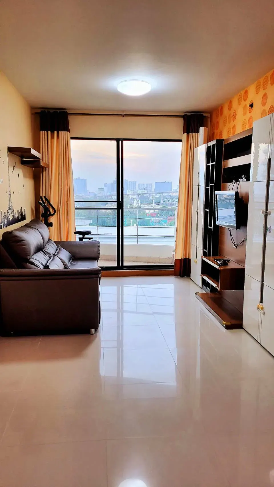 Condo · 1 ห้องนอน · 1 ห้องน้ำ · 65 m²