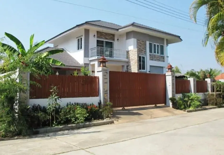 Baan Rattana Villa