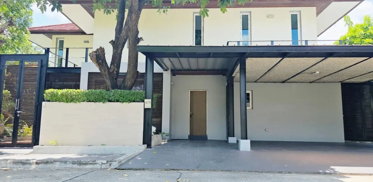 House · 3 ห้องนอน · 4 ห้องน้ำ · 342 m²