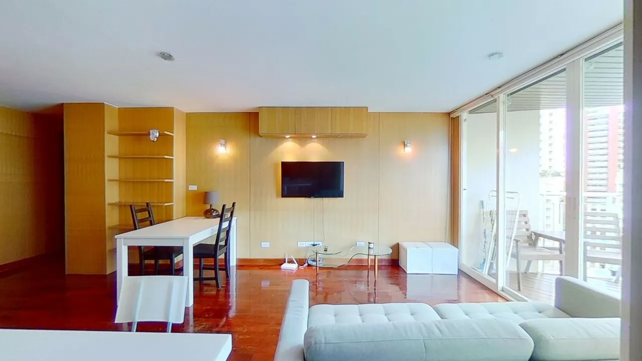 Condo · 1 bd · 1 ba · 68 m²