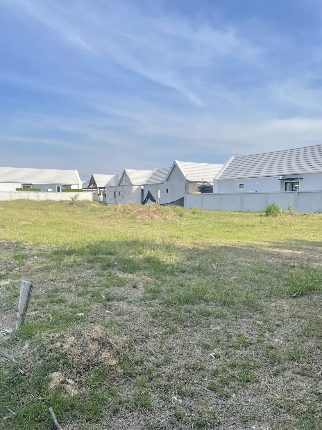 Land · 400 m²
