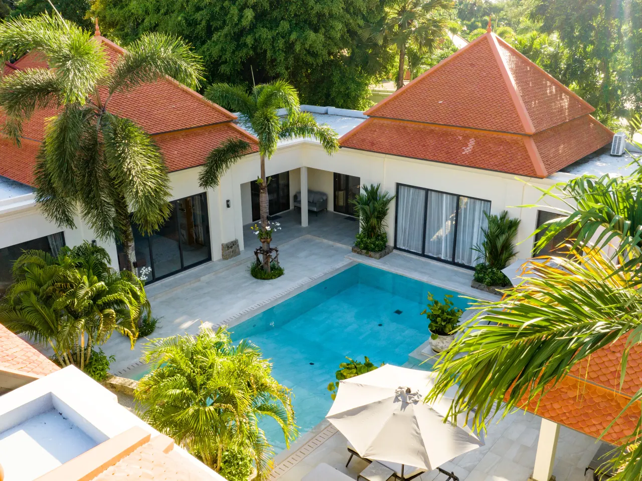 Villa · 4 ห้องนอน · 5 ห้องน้ำ · 430 m²
