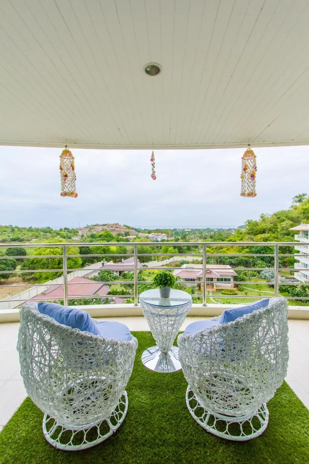 Condo · 3 bd · 2 ba · 273 m²
