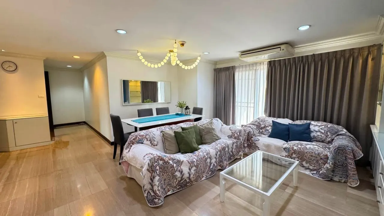 3 ห้องนอน · 3 ห้องน้ำ · 164 m²