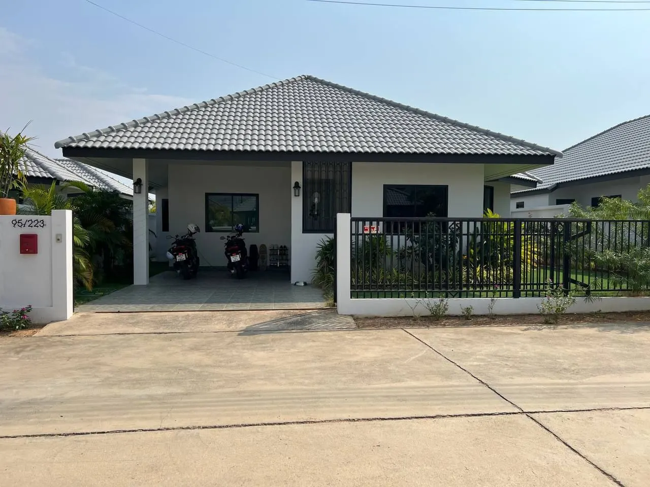 House · 3 ห้องนอน · 2 ห้องน้ำ · 176 m²