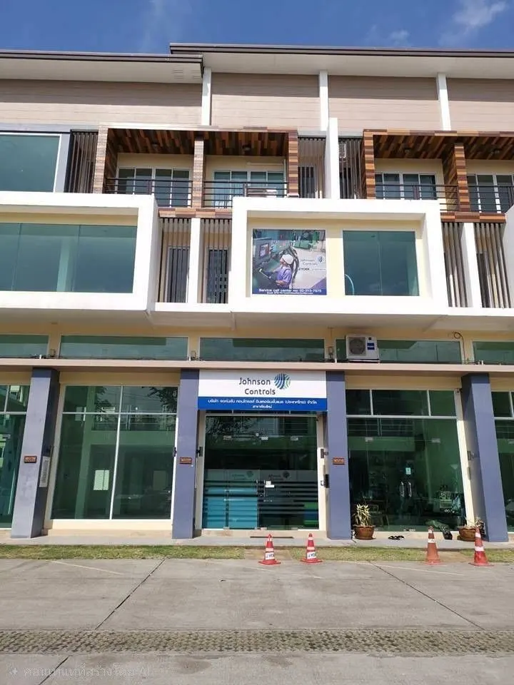 275 m²