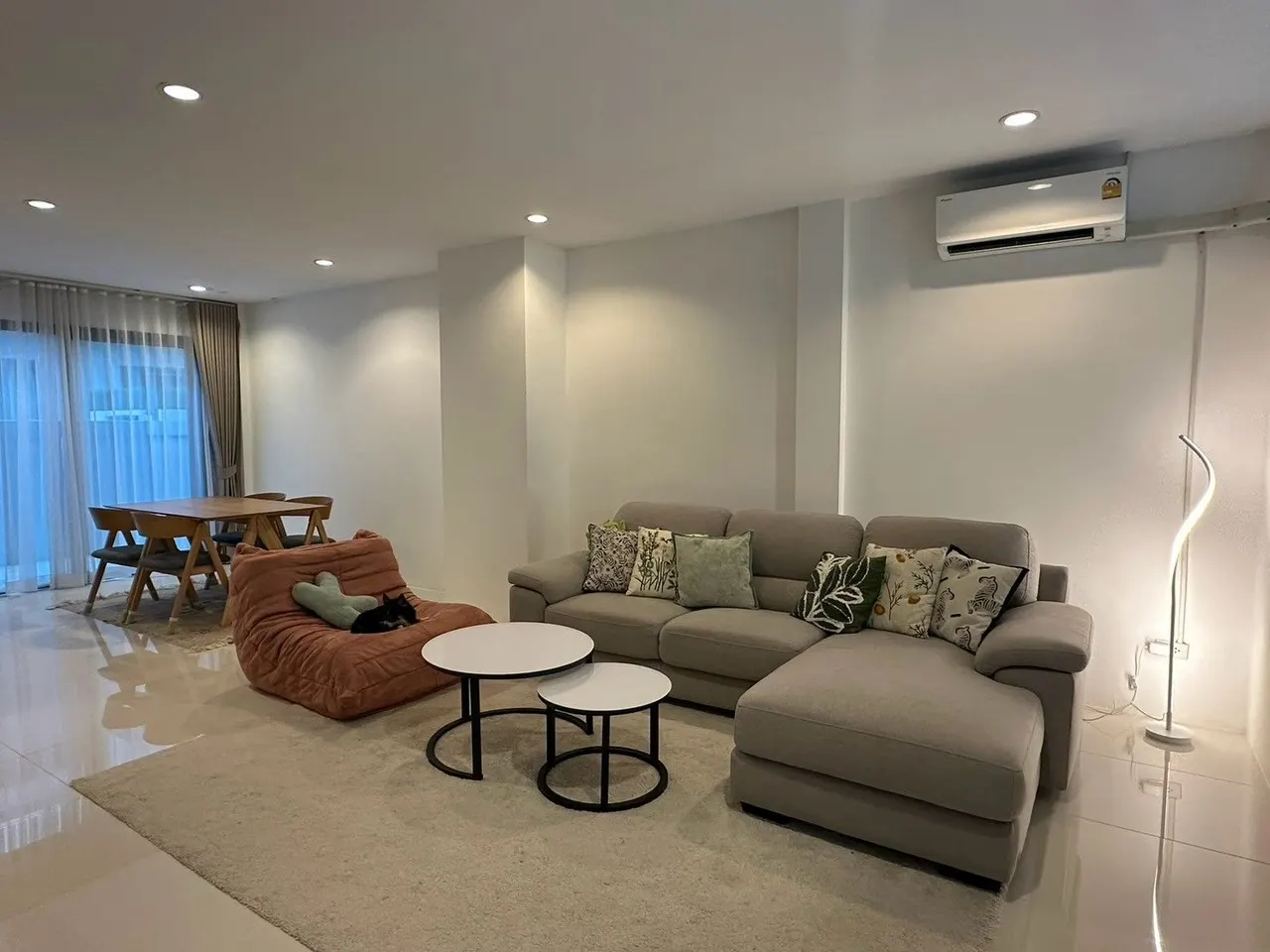 3 ห้องนอน · 3 ห้องน้ำ · 126 m²