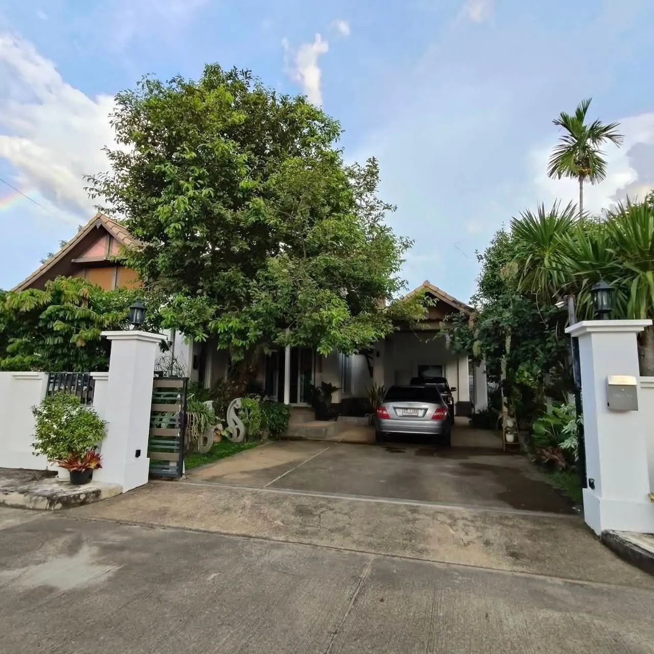 House · 2 室 · 3 卫 · 200 m²