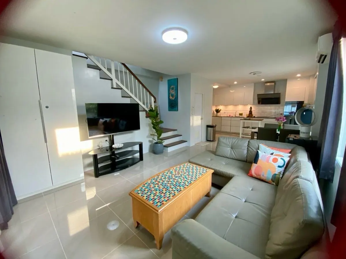 House · 3 ห้องนอน · 3 ห้องน้ำ · 210 m²