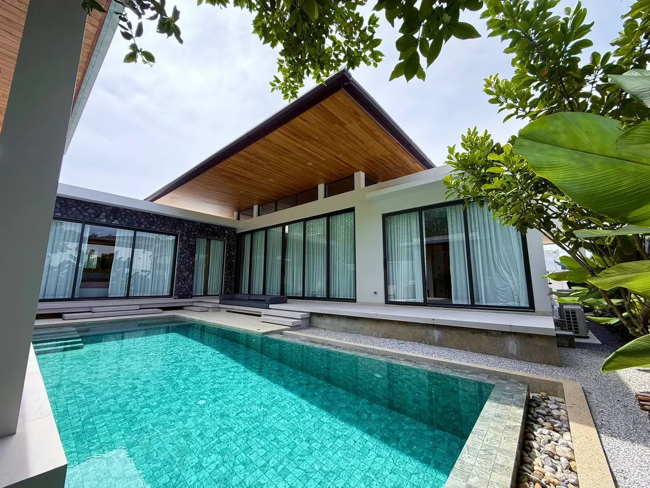 Villa · 3 室 · 3 卫 · 165 m²