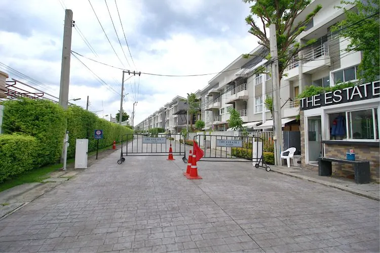 The Estate Srinakarin