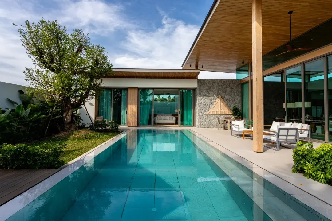 3 bd · 3 ba · 273 m²