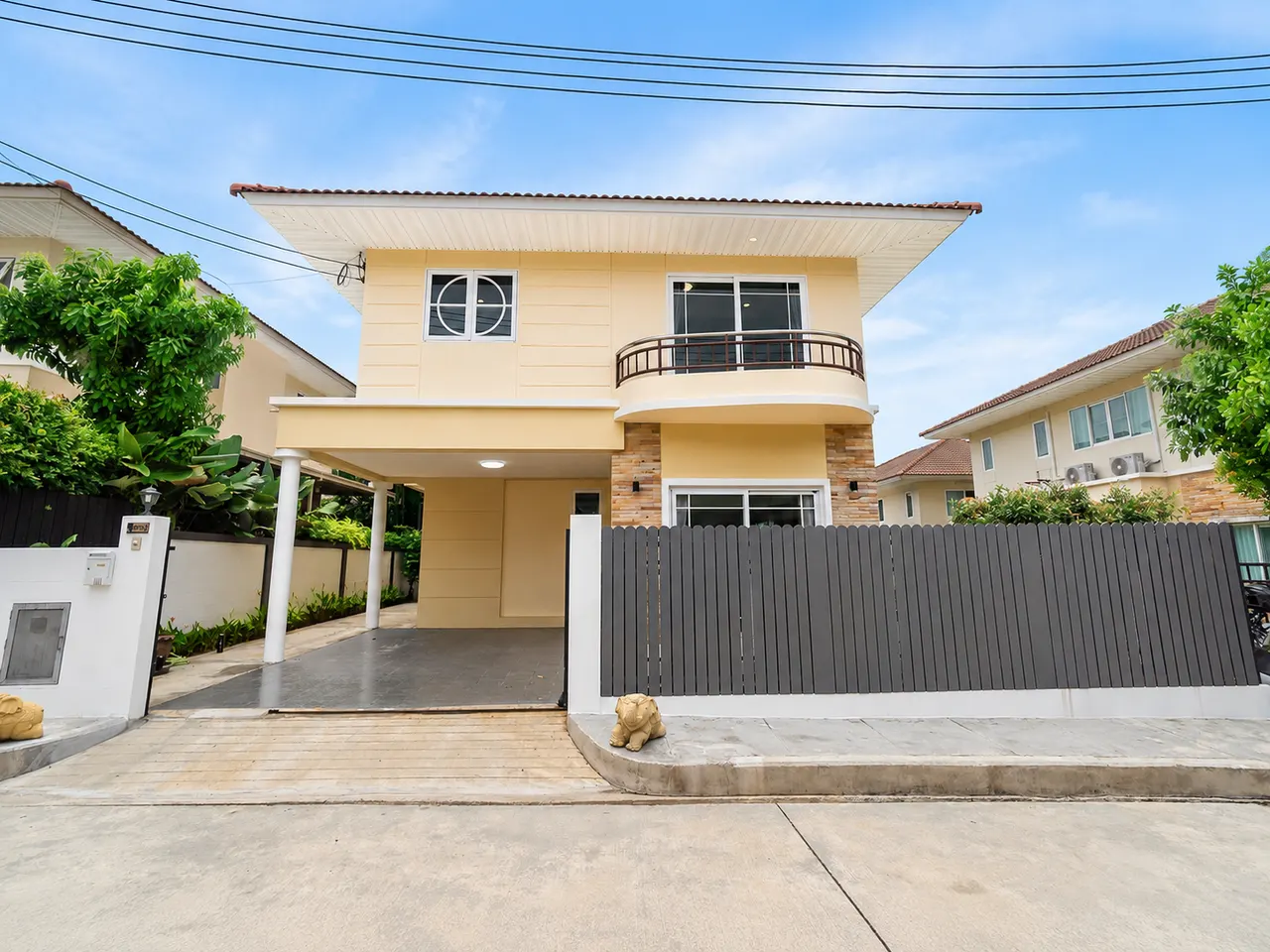 House · 4 ch. · 3 sdb · 210 m²