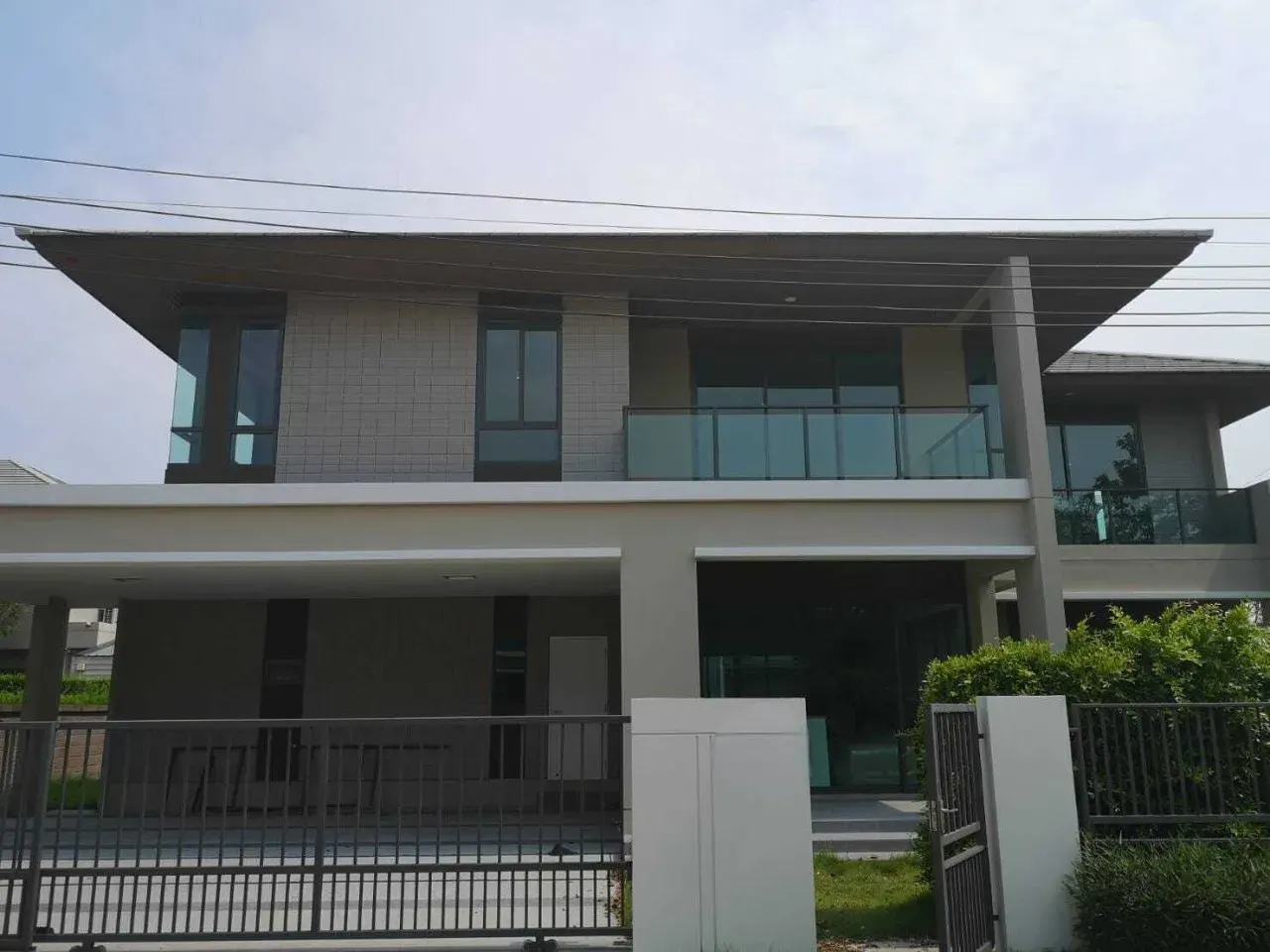 House · 4 bd · 4 ba · 278 m²