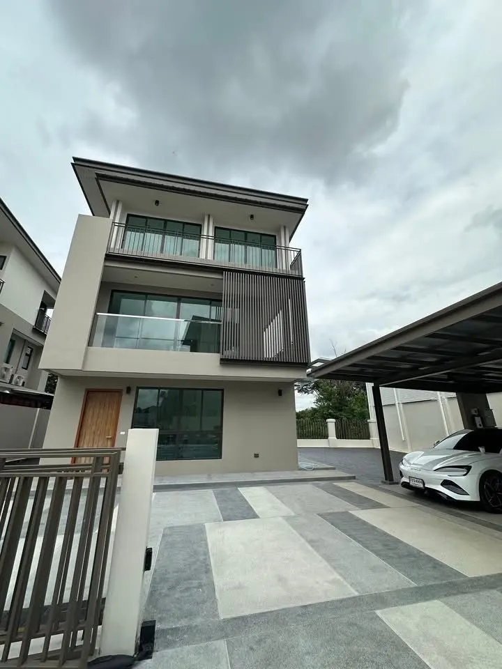 House · 3 ห้องนอน · 4 ห้องน้ำ · 297 m²