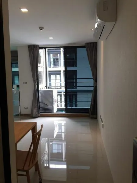 Condo · 1 bd · 1 ba · 52 m²