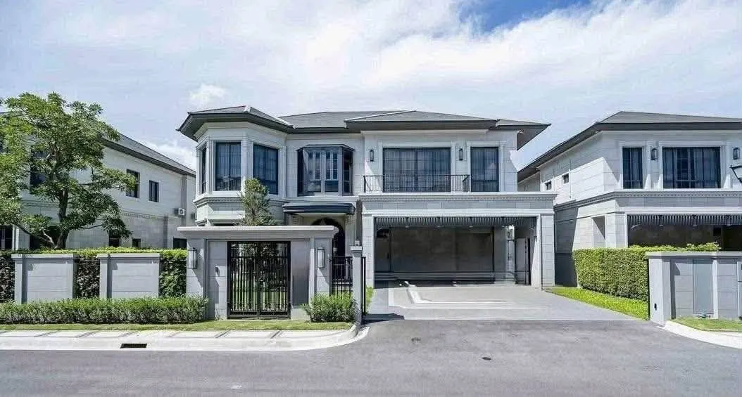 4 ห้องนอน · 5 ห้องน้ำ · 495 m²