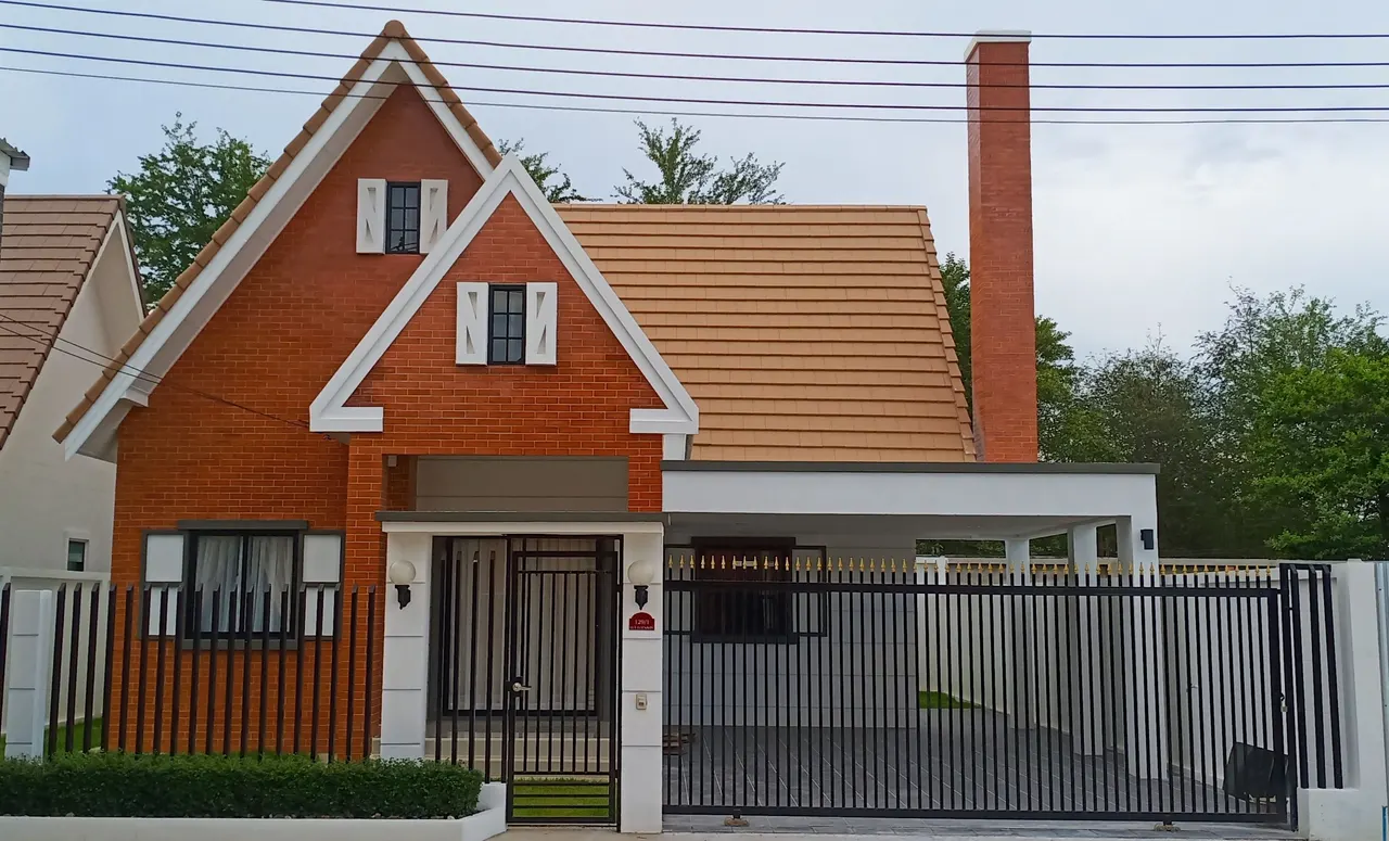 Hampton Bangsaray
