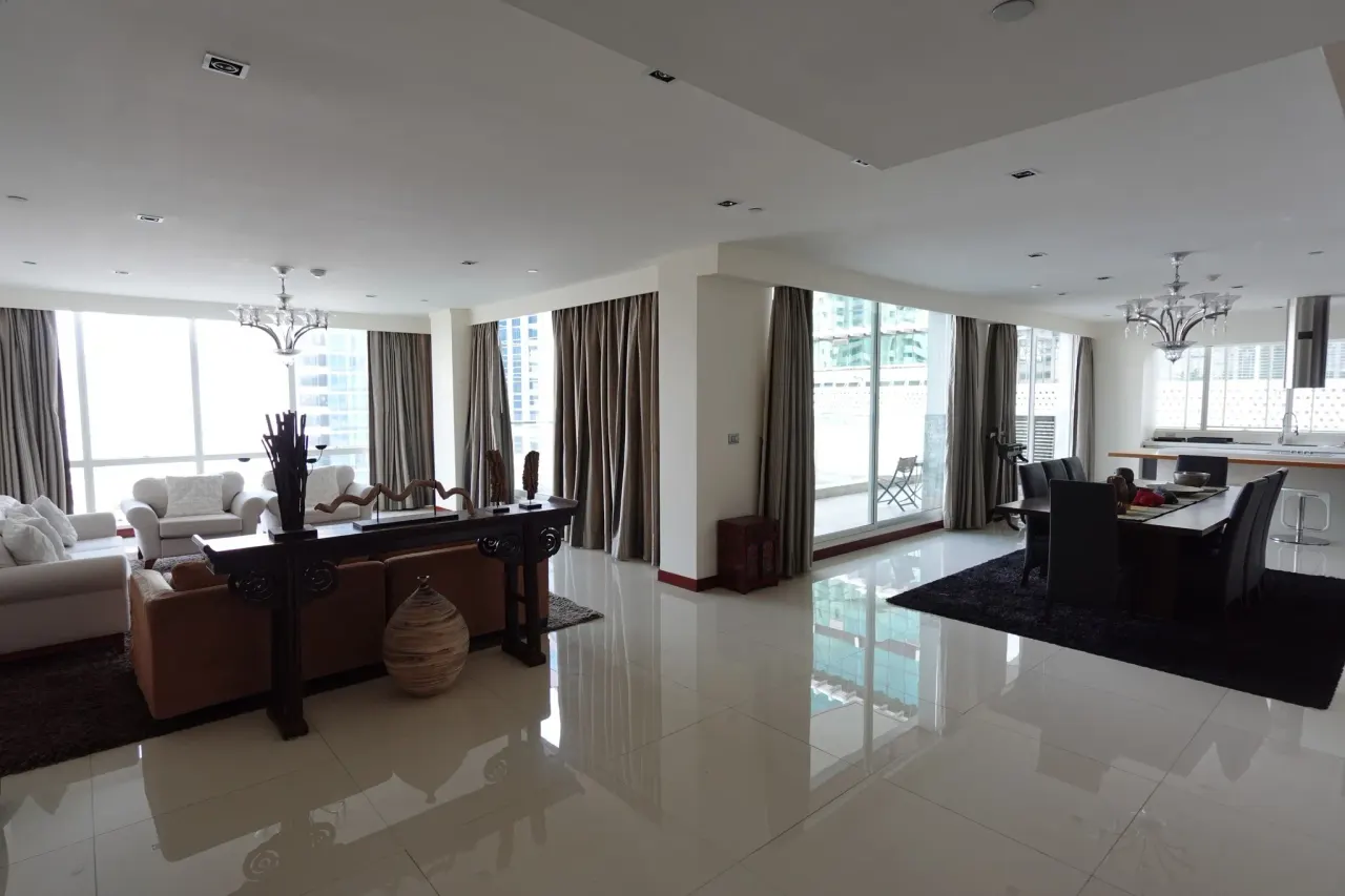 Condo · 3 ห้องนอน · 4 ห้องน้ำ · 375 m²