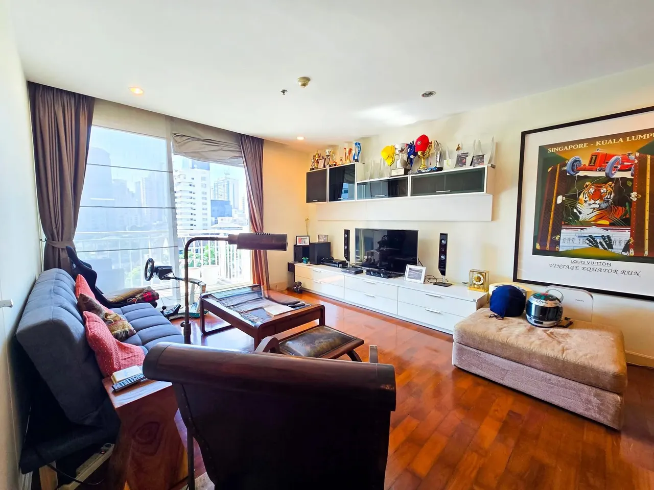 2 ห้องนอน · 2 ห้องน้ำ · 87 m²