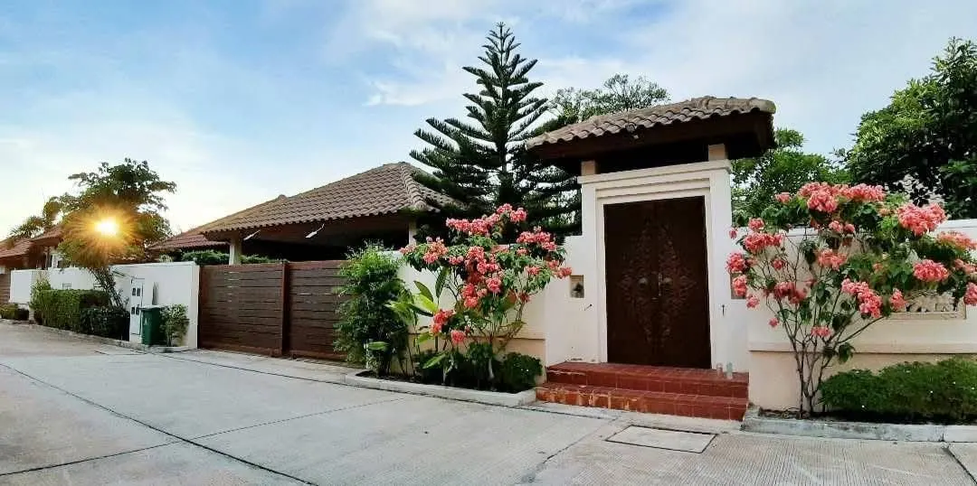 House · 2 ห้องนอน · 2 ห้องน้ำ · 200 m²