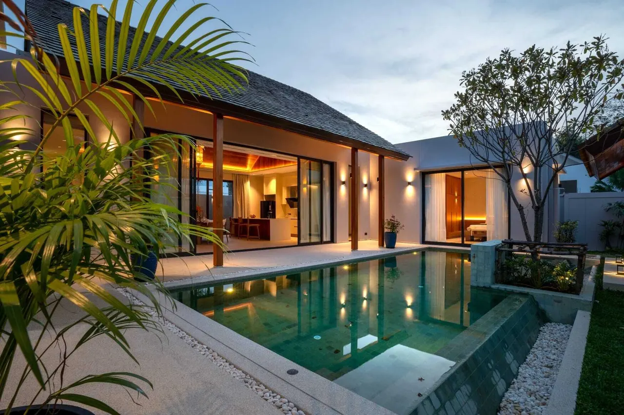 Villa · 3 室 · 4 卫 · 343 m²