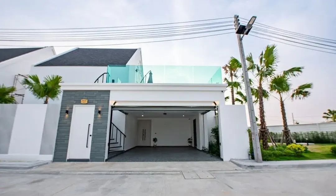 3 bd · 4 ba · 332 m²
