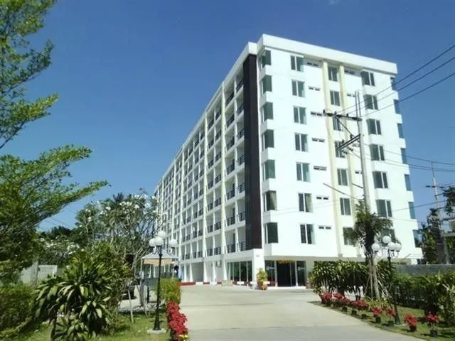 Ratchapruek Condo