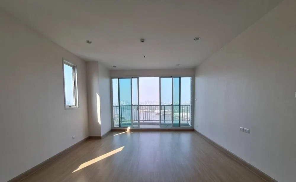 Condo · 2 bd · 2 ba · 156 m²