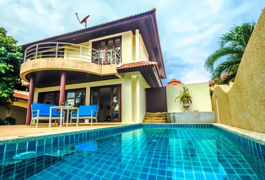 Tongson Bay Villas