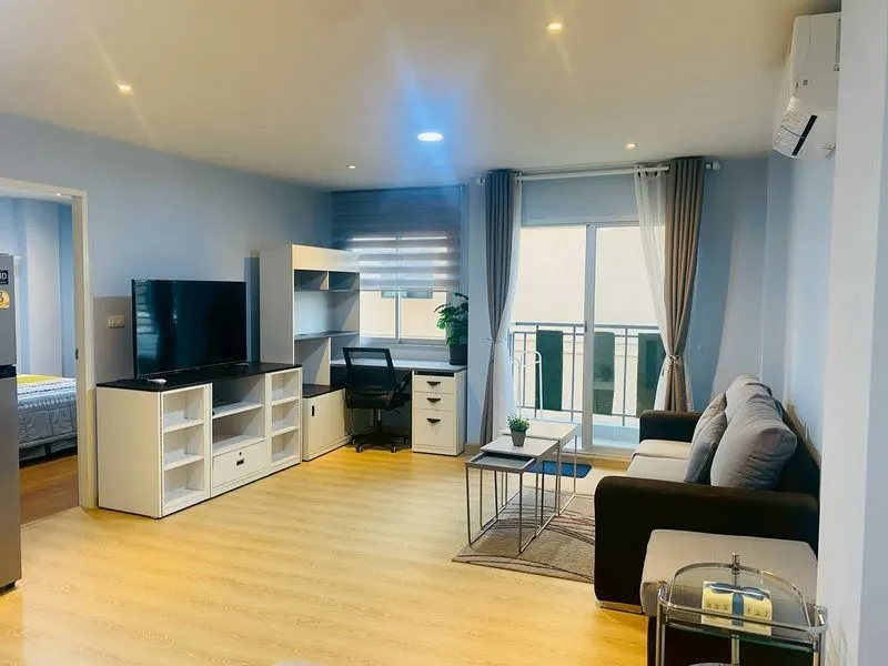 1 bd · 1 ba · 55 m²