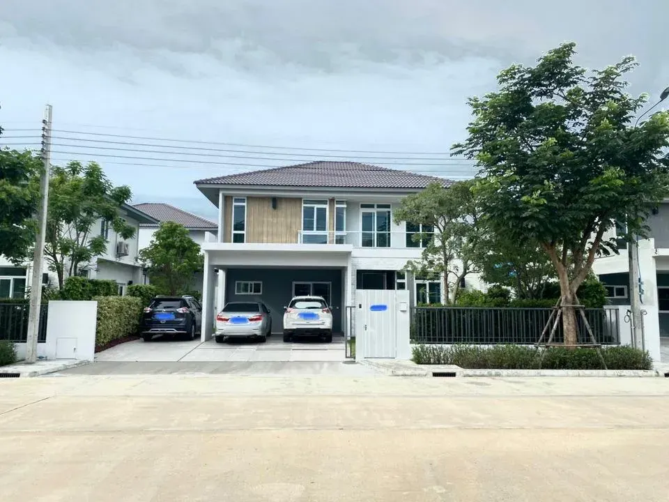House · 4 ห้องนอน · 5 ห้องน้ำ · 222 m²
