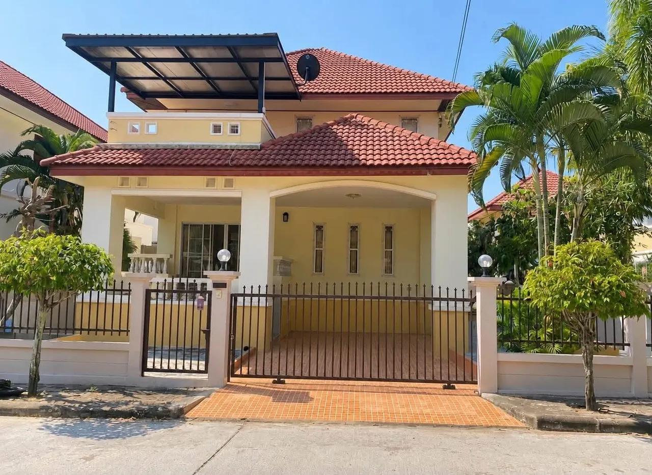 3 ห้องนอน · 3 ห้องน้ำ · 150 m²