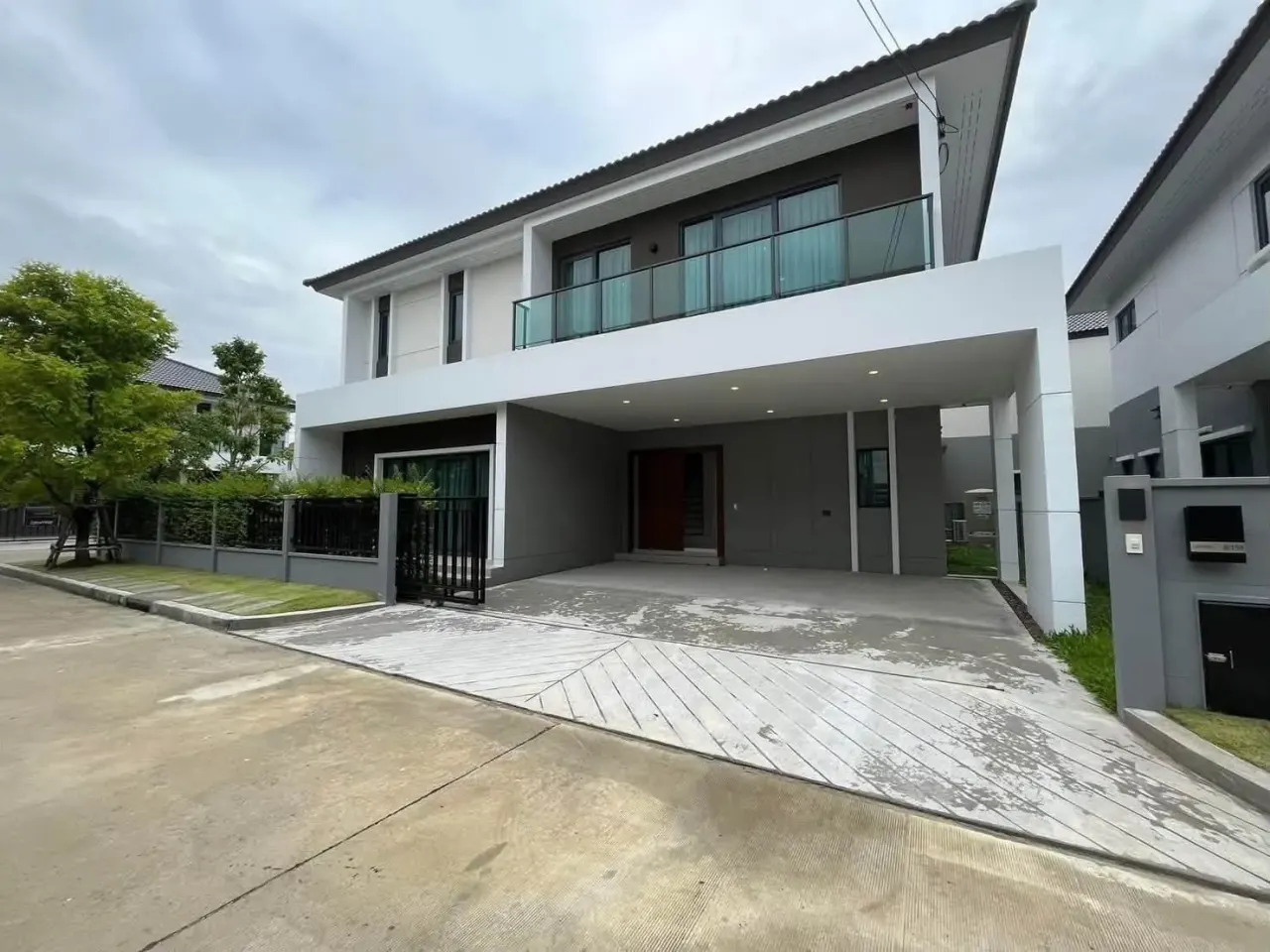 4 ch. · 5 sdb · 274 m²