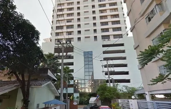 Lake Green Condominium