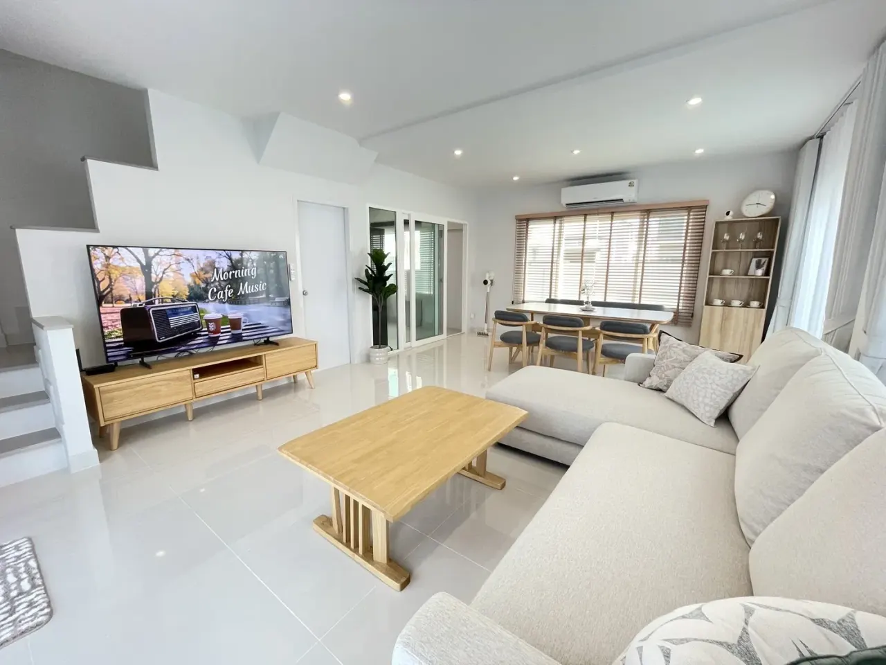 House · 3 bd · 1 ba · 141 m²
