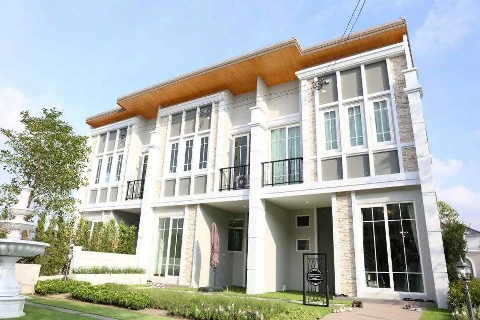 Golden Town Ladprao - Kaset Nawamin