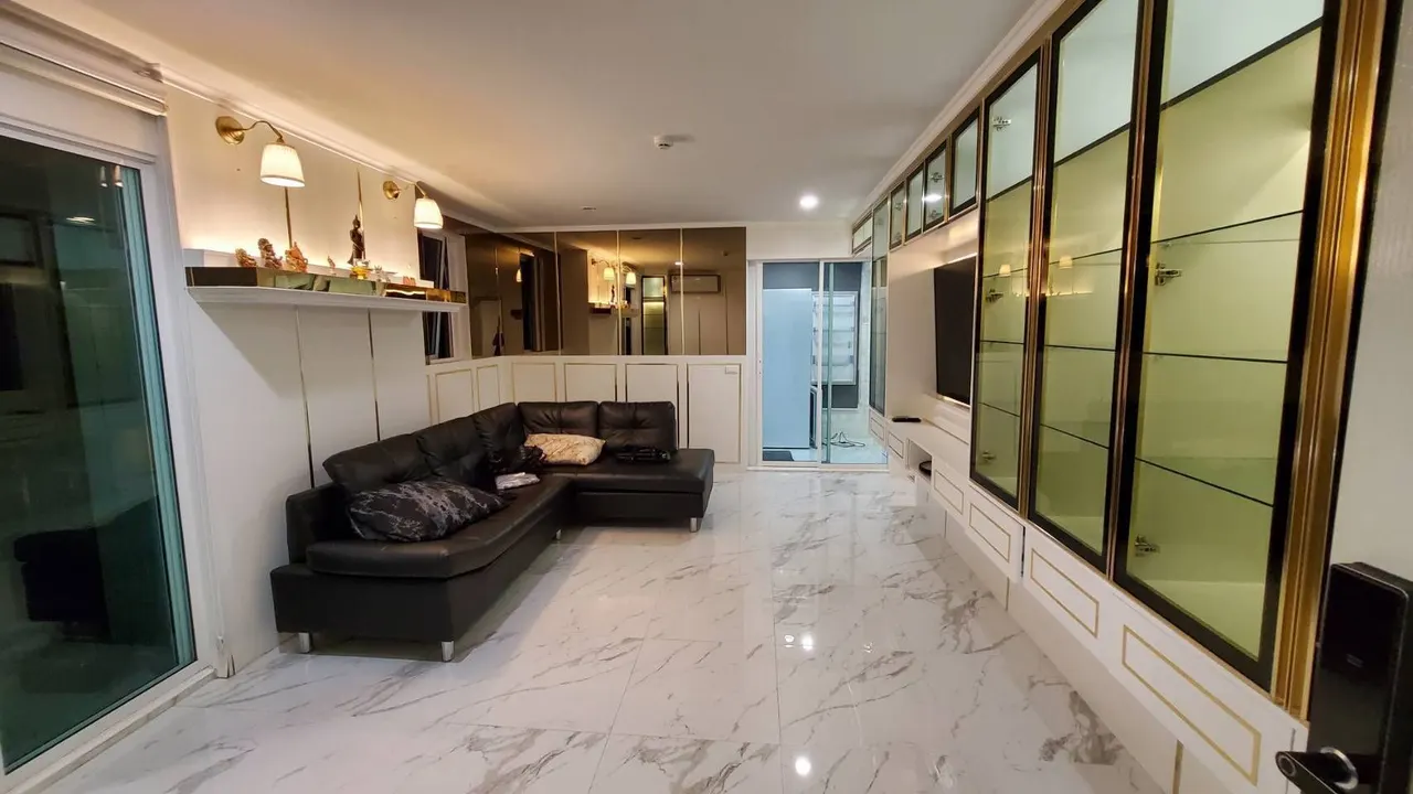 Condo · 1 室 · 1 卫 · 57 m²