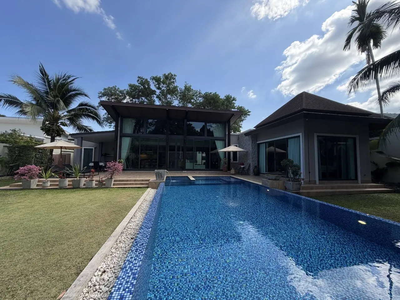 Villa · 3 ห้องนอน · 3 ห้องน้ำ · 449 m²