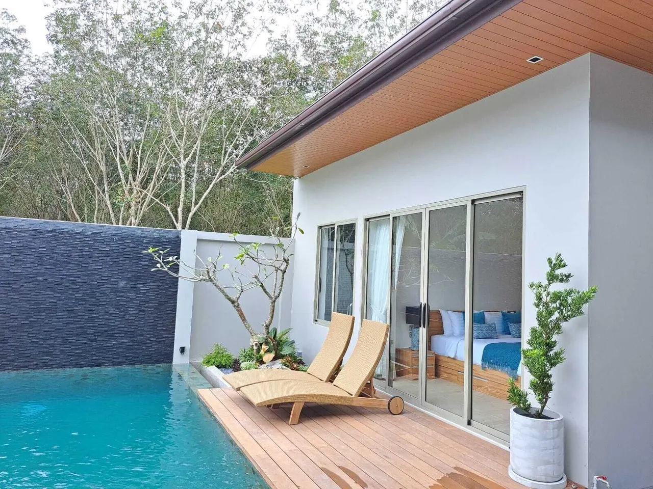 House · 3 室 · 2 卫 · 244 m²