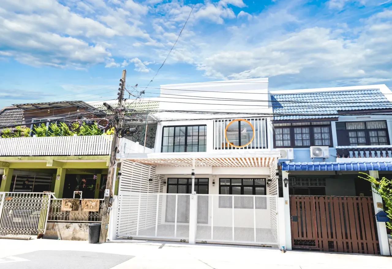 Prachakon Thai Village