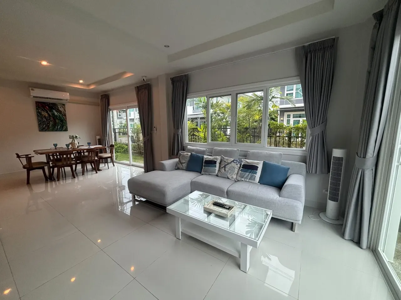 House · 4 bd · 3 ba · 197 m²