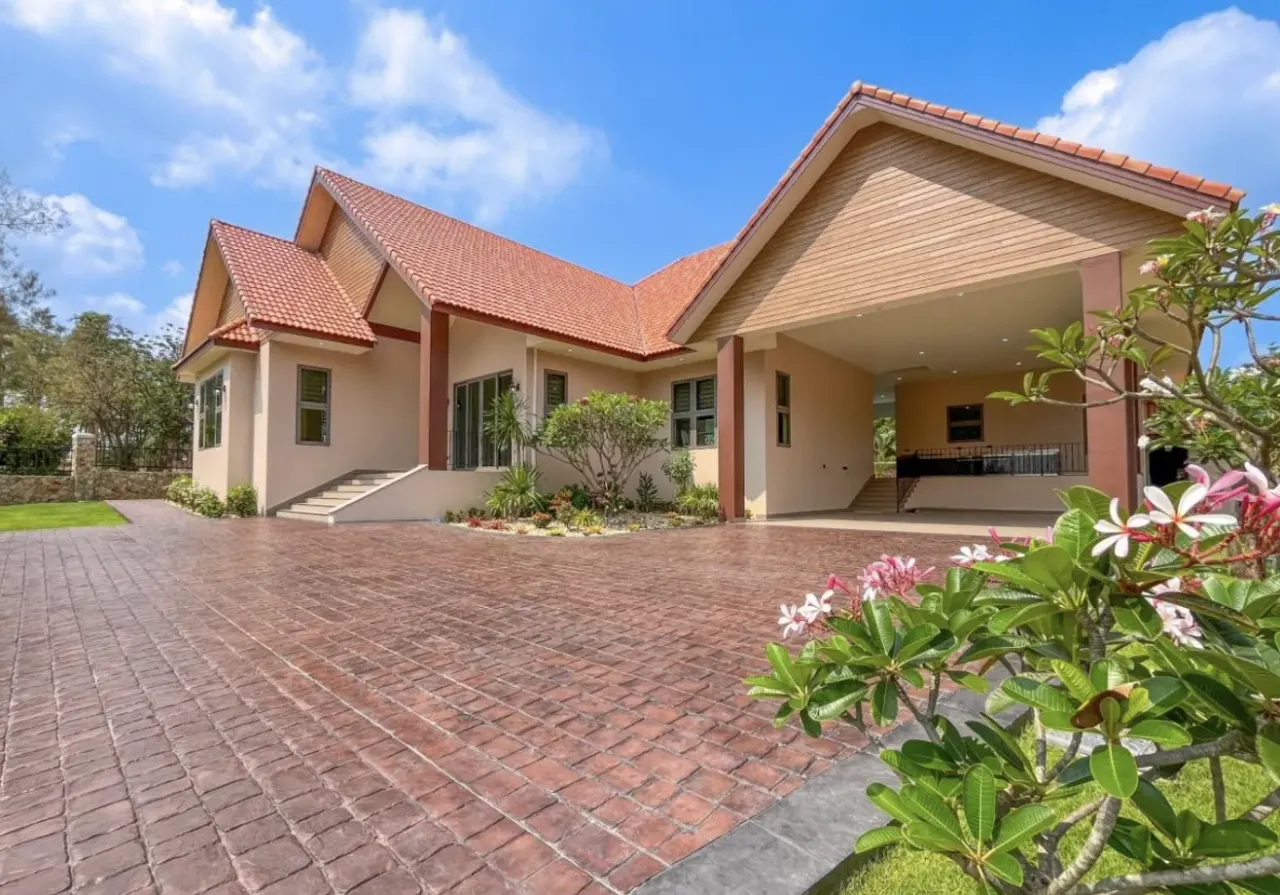 Villa · 4 室 · 4 卫 · 678 m²