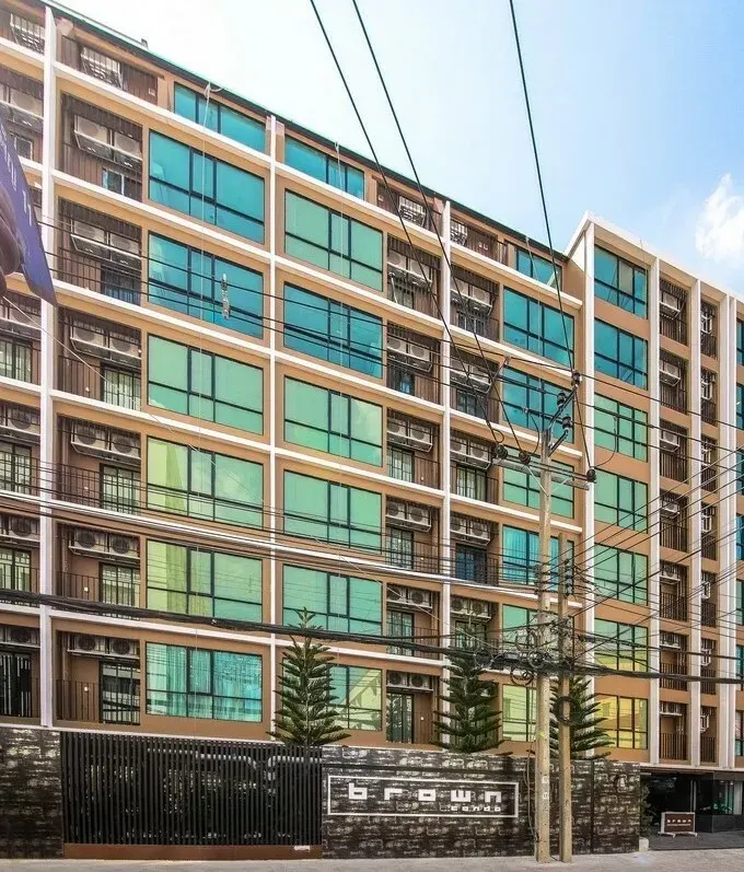 Brown Condo Huaikwang