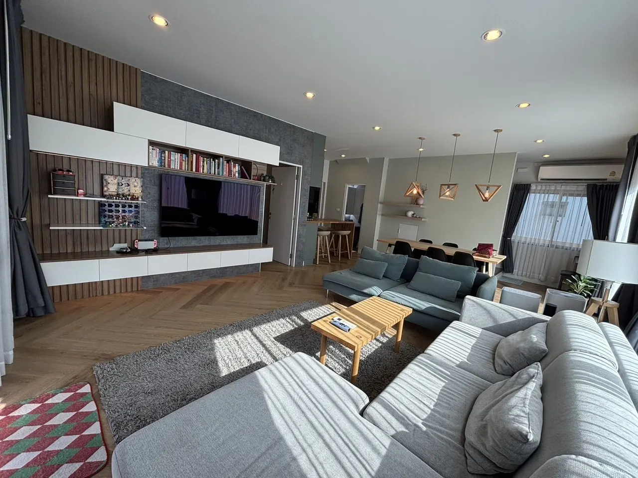 House · 4 ห้องนอน · 5 ห้องน้ำ · 210 m²
