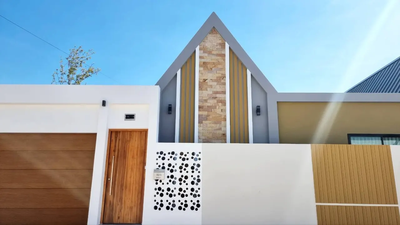 Villa · 3 bd · 4 ba · 300 m²