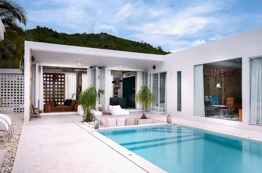 Villa · 4 室 · 3 卫 · 295 m²