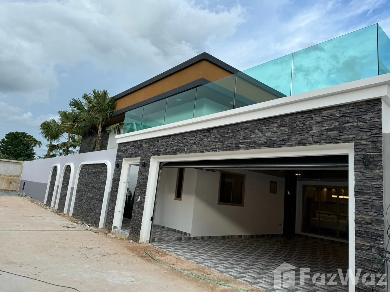 Villa · 4 bd · 4 ba · 404 m²